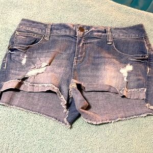 No Boundaries Lowrise Jean Shorts, Gently Used